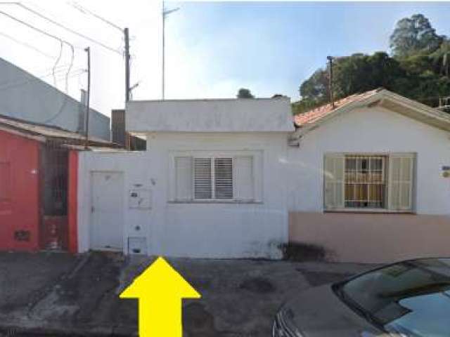 Casa térrea  com 3  dormitórios, 1 banheiro à Venda, Vila Caodáglio, próximo a Ponte São João e centro de Jundiaí, SP