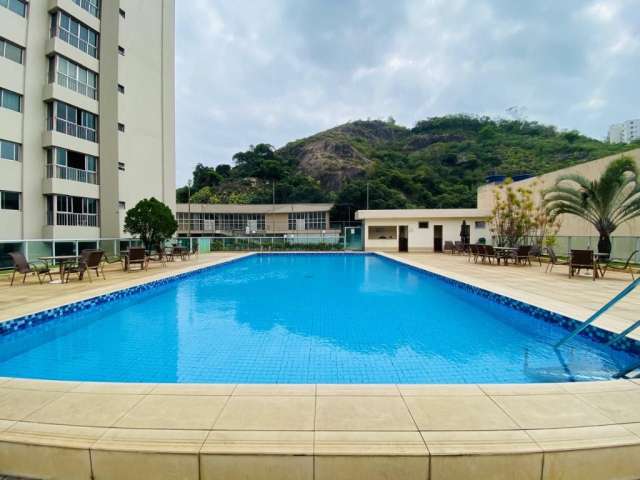 Excelente apartamento, amplo, confortável, boa planta, localização privilegiada em Santa Lucia.