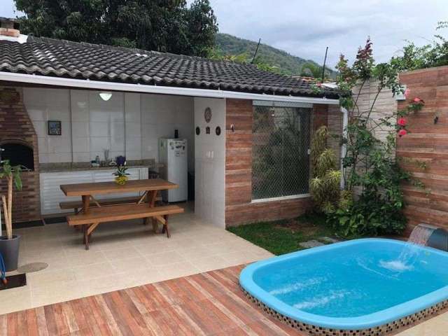 Casa a venda com 167 metros quadrados com 3 quartos e 4 banheiros em Piratininga - Niterói - RJ