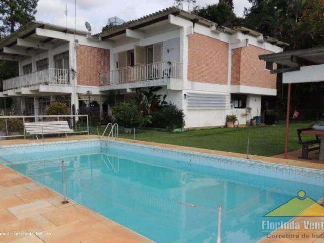 Casa para Venda em Teresópolis, Golf, 4 dormitórios, 2 suítes, 3 banheiros, 4 vagas