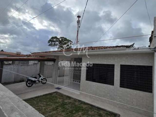 Casa para Venda em João Pessoa, Estados, 3 dormitórios, 1 suíte, 3 banheiros, 2 vagas