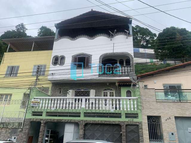 Casa para alugar com 2 quartos no Jardim Glória, Juiz de Fora - MG, 117m², com excelente localizaçã