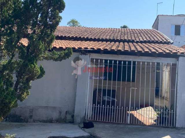 são 3 casas no mesmo terreno !