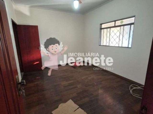 Oportunidade casa Santa Luiza, 2 dormitórios. Aceita financiamento.