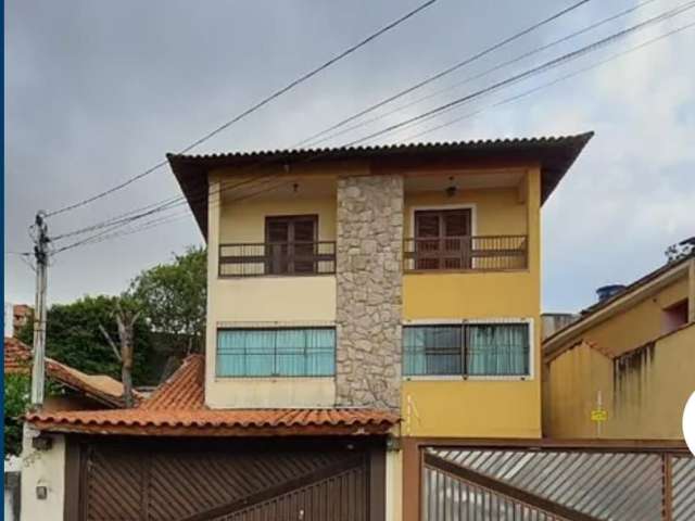 Sobrado com 3 Quartos e 2 banheiros à Venda, 160 m² por R$ 650.000