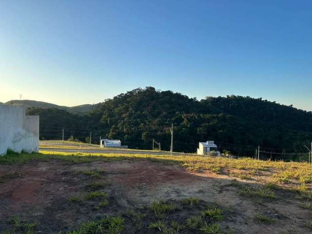 Terreno à venda no Casa de Pedra, Volta Redonda  por R$ 189.000