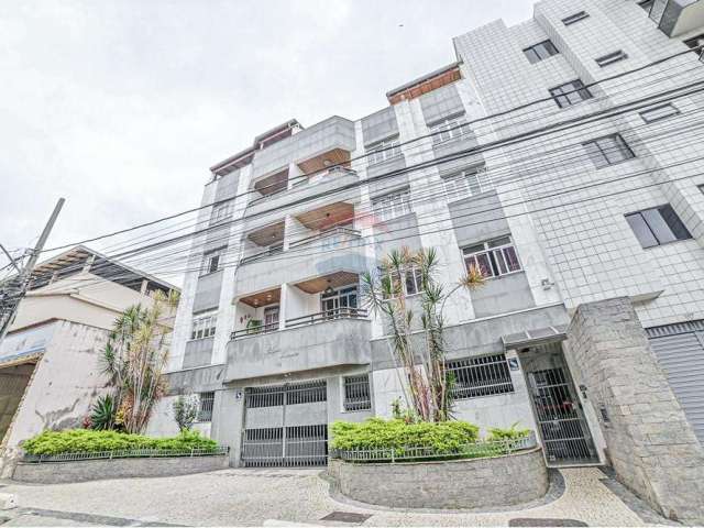 Cobertura Duplex de 4 Quartos sendo 2 Suítes, 2 Vagas de Garagem no Morro da Glória!