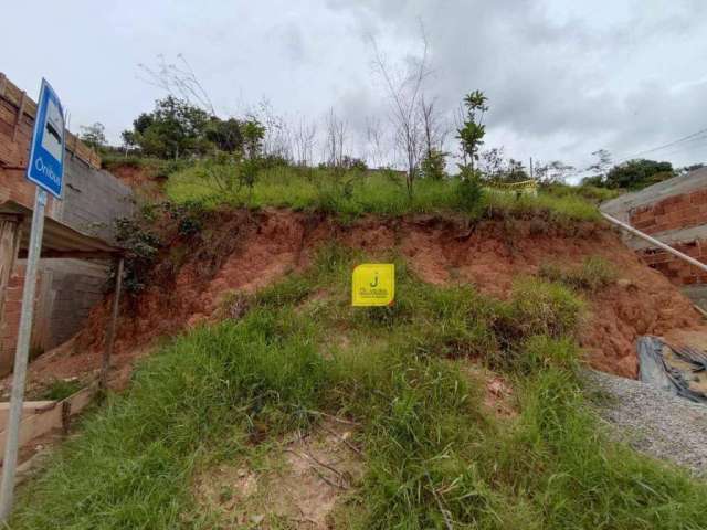 Terreno à venda, com 549m², no Bairro São Judas Tadeu, zona norte de Juiz de Fora.