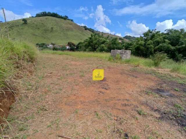 Granja rural, com 980m², sem benfeitorias (só terreno), na Estrada do Fundão, em Torreões.