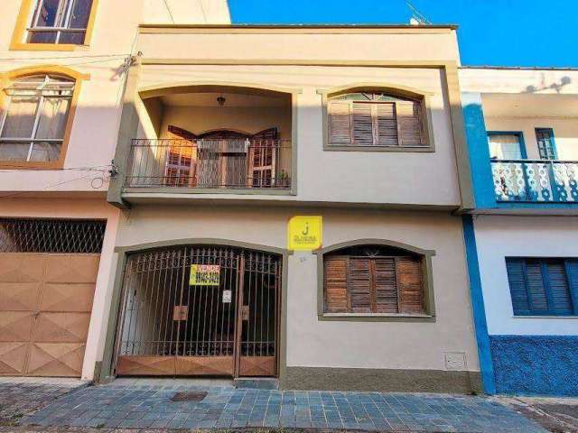 Casa individual com 4 quartos, terraço e garagem na parte plana do Granbery