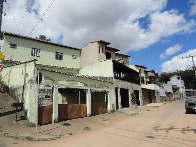 Casa com 3 dormitórios à venda, 200 m² por R$ 650.000,00 - São Pedro - Juiz de Fora/MG