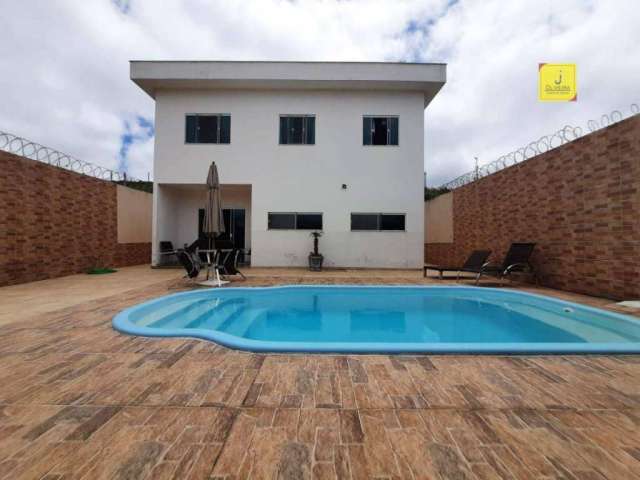 Maravilhosa Casa Duplex de 4 Quartos e com Piscina no Morada do Serro, entrada da Região do São Pedro.