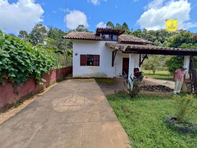 Maravilhosa Granja, com excelente localização, com terreno totalmente plano de 2.500m², e casa Duplex de 1 quarto, no Bairro Novo Horizonte.