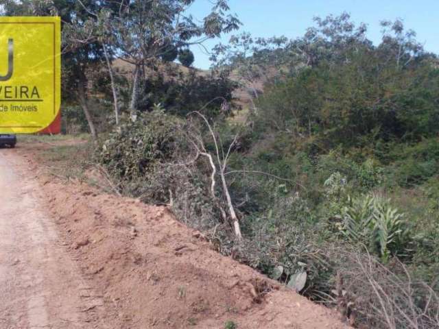 Ótima Granja, plana e sem Benfeitorias (Só terreno), e com córrego nos fundos - Na Estrada de Chácara - À apenas 3 Km's do Asfalto.