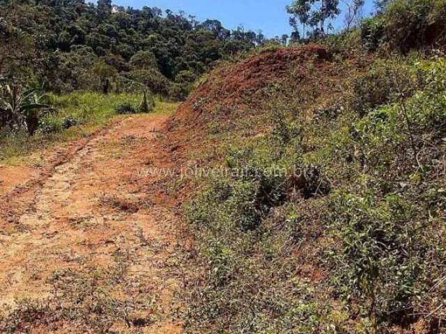 Excelente Granja, sem benfeitorias, só terreno. Medindo 5.000m², (Semi-Plana) na Invernada, em Torreões.