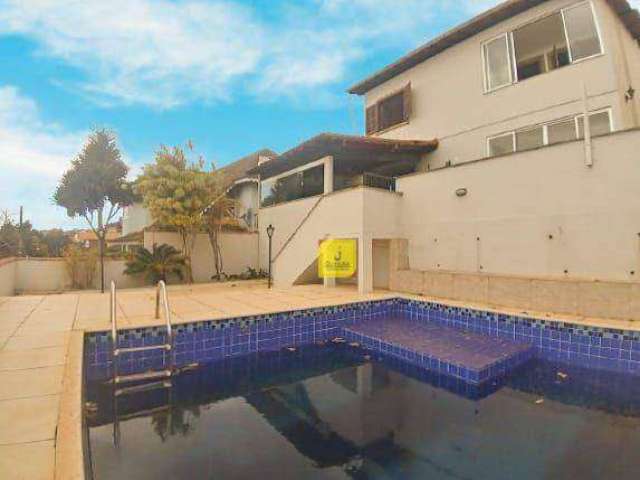Casa com 3 dormitórios à venda, 240 m² por R$ 900.000,00 - Alto dos Pinheiros - Juiz de Fora/MG
