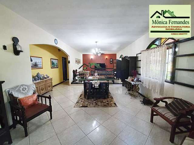 Casa com 3 quartos à venda na Rua Trinta e Seis, Balneário Bambuí (Ponta Negra), Maricá, 177 m2 por R$ 600.000