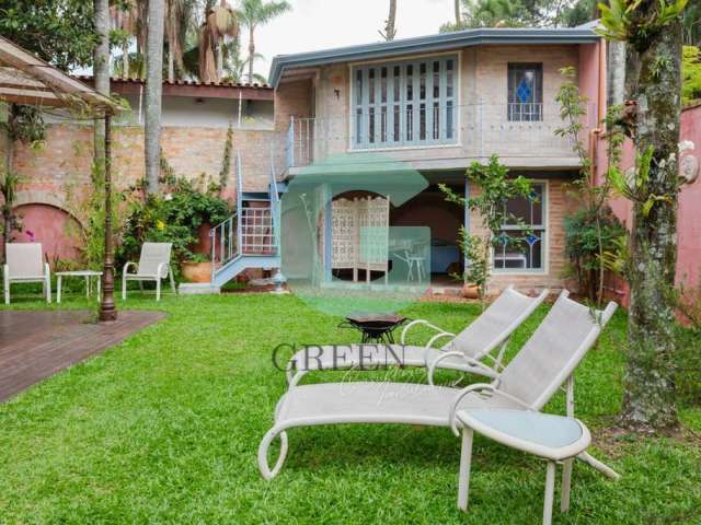 Linda casa de tijolos a venda no Jardim Cordeiro, São Paulo