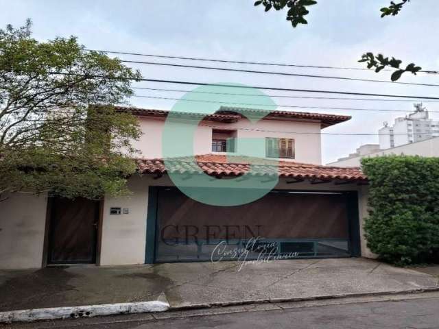 Casa à venda na Vila Madalena, São Paulo-SP  4 quartos, 2 suítes, 3 salas, 4 banheiros, 4 vagas de garagem  300,00 m² de área