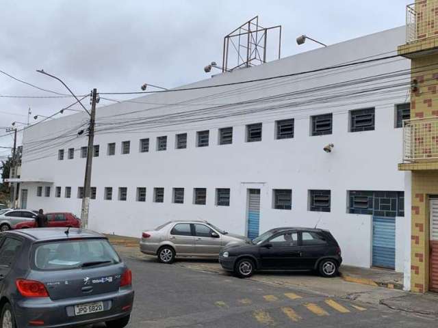 Galpão para Venda em Vitória da Conquista, Ibirapuera, 2 banheiros, 4 vagas