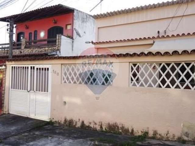 Aconchegante casa de 2 quartos (1 suíte) em condomínio