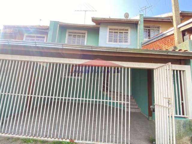 Imperdível! Sobrado à venda em Curitiba-PR, Bairro Alto. 3 quartos, 1 suíte, 1 sala, 3 banheiros, 2 vagas, 100m².