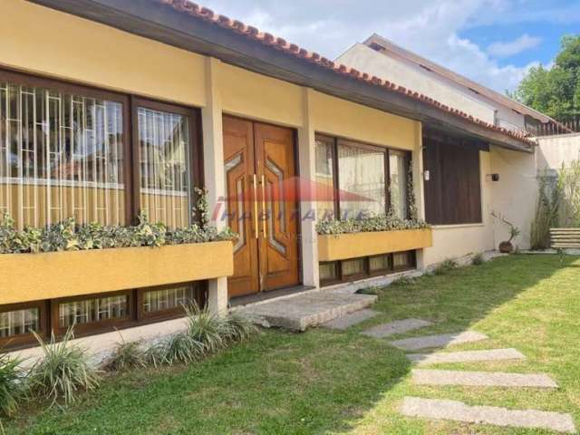 Excelente casa térrea à venda em Curitiba-PR, Jardim das Américas: 2 salas, 4 banheiros, 3 vagas, 349m² de área