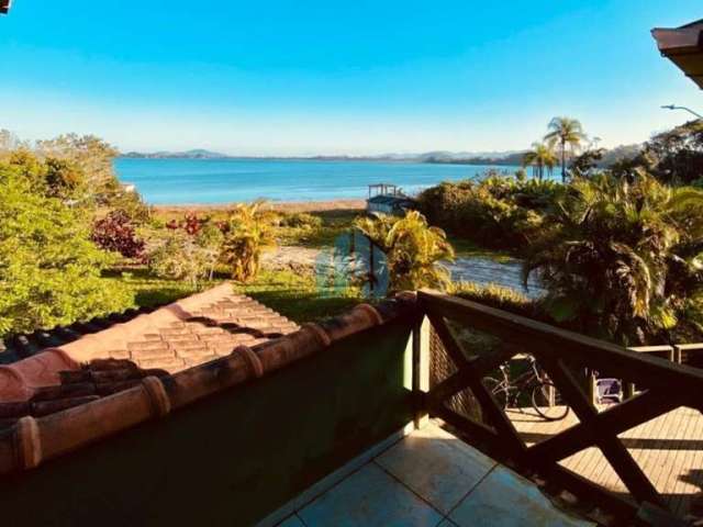 Bela Casa na Praia do Rosa, com Vista Incrível p/ Lagoa, em Garopaba!