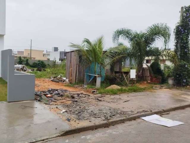 Ótimo Terreno Localizado no Bairro Areias de Palhocinha, em Garopaba!