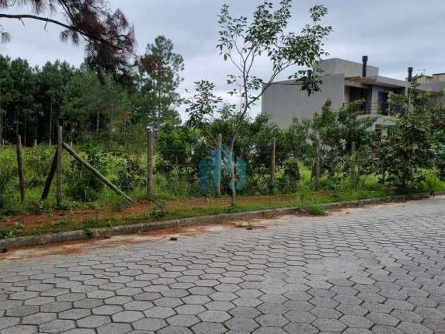 Terreno Residencial e Comercial, a 2 km da Praia da Barra, em Garopaba!