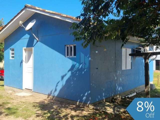 Casa em Condomínio Residencial, a 1,5 km do Centro de Garopaba!