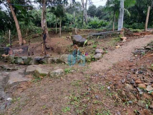 Terreno com Vista p/ Mar e Próximo à Cachoeira, Bairro Siriú, em Garopaba!