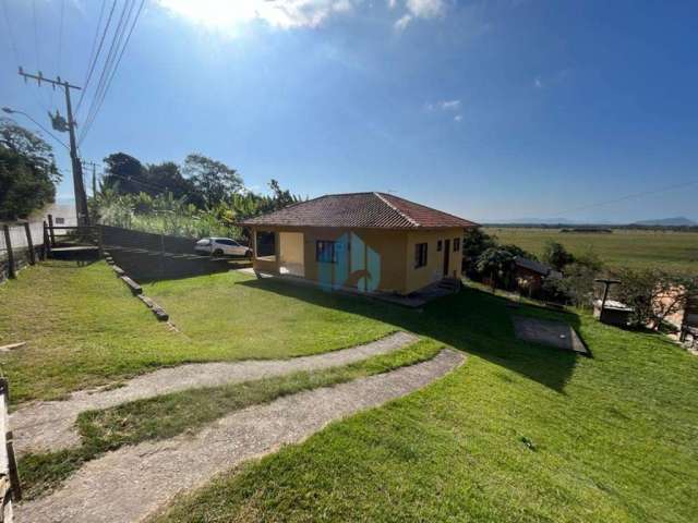 Casa a 2 km da Praia da Gamboa, Bairro Ribeirão, em Paulo Lopes.