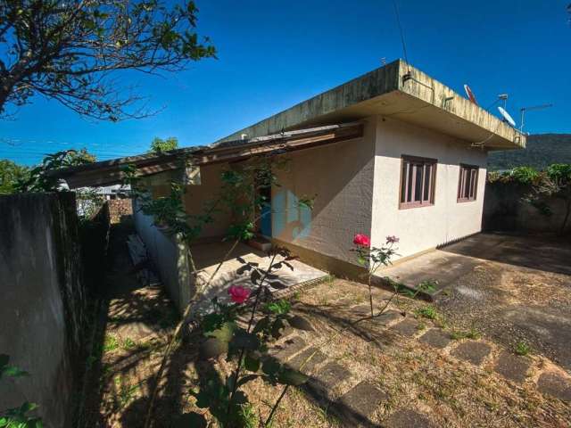 Casa Localizada no Bairro Ambrósio, em Garopaba, a 5 Minutos do Centro e Praias da Região!