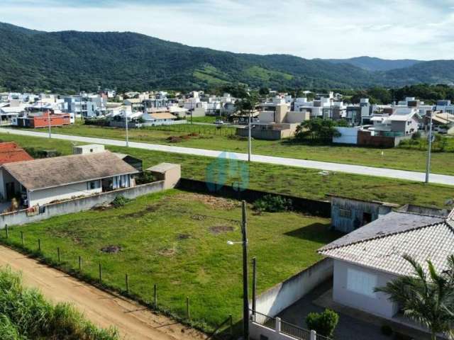 Amplo Terreno a Poucos Minutos do Centro de Garopaba, Bairro Areias de Palhocinha.