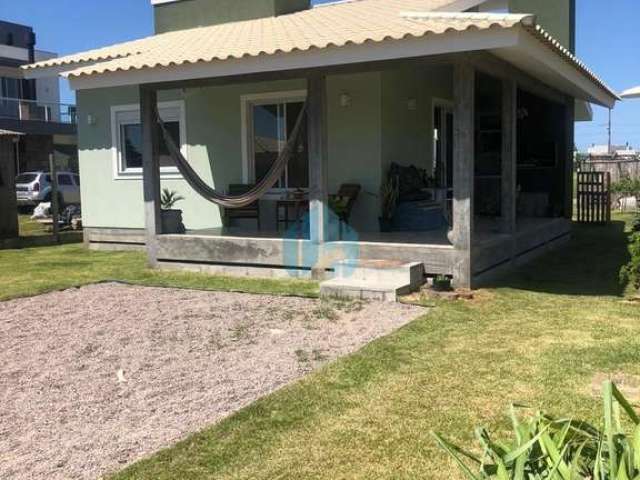 Linda Casa a Poucos Minutos do Centro de Garopaba, Loteamento Pedra Branca.