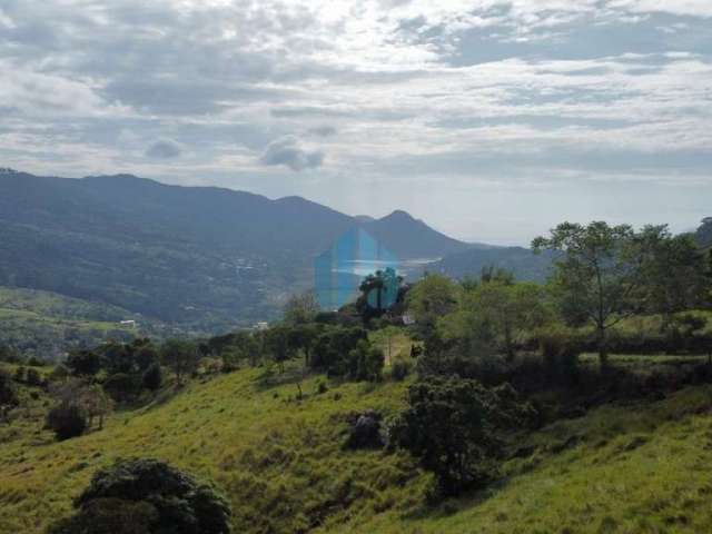 Terreno com 4 Hectares, com Vista p/ Lagoa e Mar, Localizado no Bairro Macacu, em Garopaba!