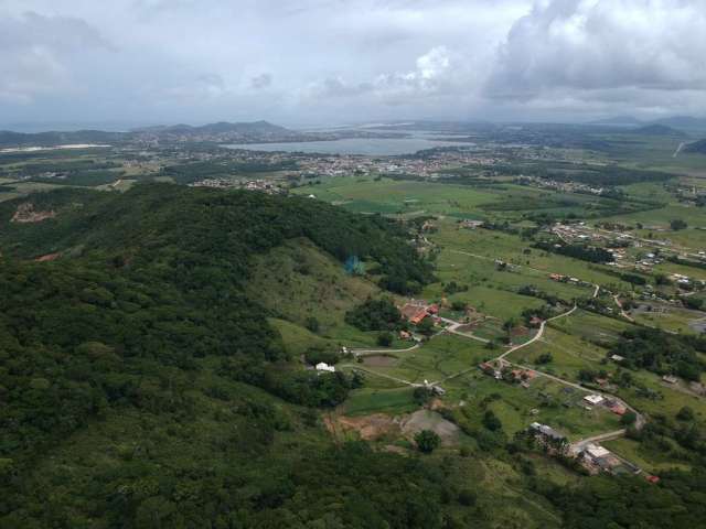 Amplo Terreno com Linda Vista, Localizado no Bairro Encantada, em Garopaba!