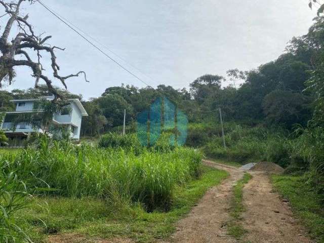 Belo Terreno Localizado no Bairro Costa de Macacu, com Vista p/ o Mar e Garopaba.