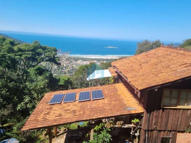 Belo Sítio Localizado no Bairro Siriú, em Garopaba, com Linda Vista Panorâmica!