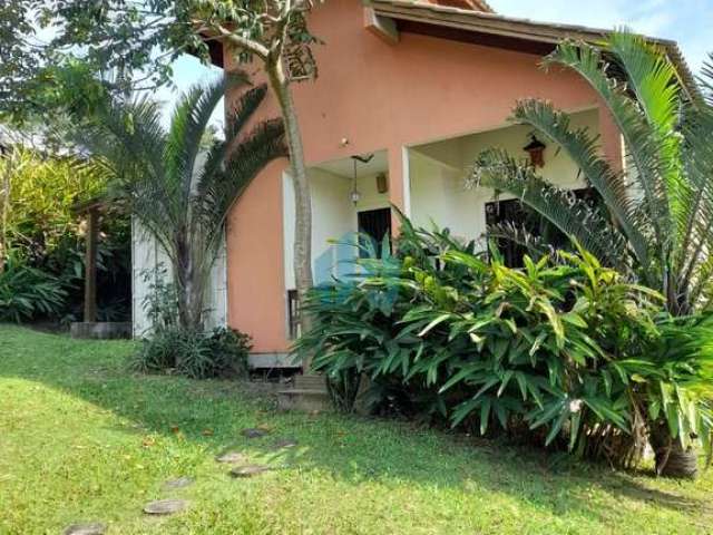 Casa Próxima à Lagoa de Ibiraquera e ao Centrinho do Rosa, Bairro Ibiraquera, em Imbituba.