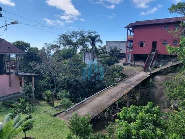 Imóvel Localizado a 900 m da Praia da Gamboa, em Garopaba!