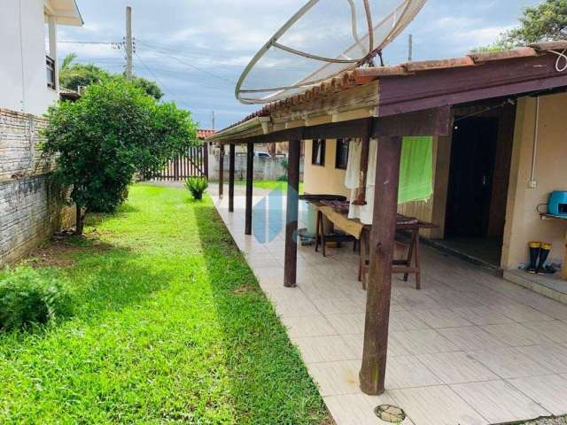 Duas Casas em Terreno a 6 km da Praia Central de Garopaba!