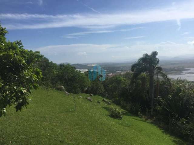 Terreno com Linda Vista Localizado no Bairro Ferrugem, em Garopaba!