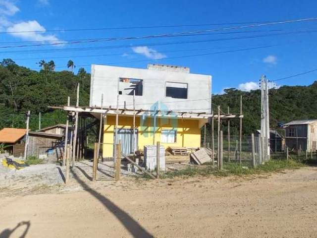 Imóvel Próximo à Praia da Barra, Localizado no Bairro Encantada, em Garopaba!