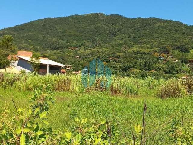 Amplo Terreno Localizado a 300 m do Mar, Bairro Gamboa, em Garopaba!