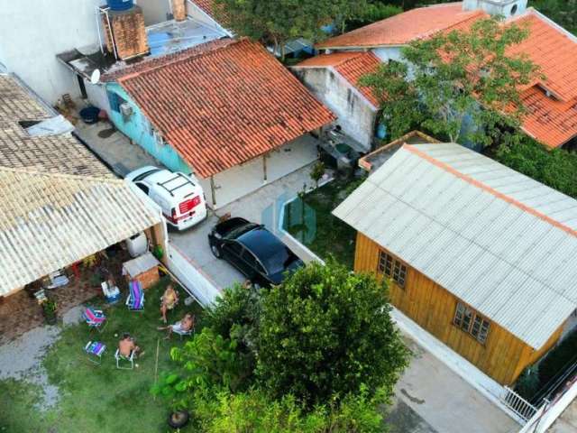 Duas Casas em Terreno, Bairro Pinguirito, a Próximo do Centro e de Todo o Comércio, em Garopaba!