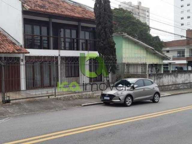 Casa de 4 quartos com 2 suítes e área externa com piscina no Jardim Atlântico em Florianópolis SC,