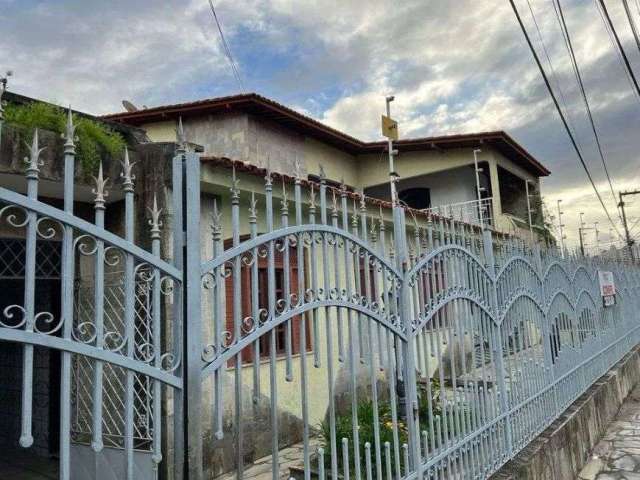 Casa a venda com 312m2, 6 quartos em Grageru - Aracaju - SE