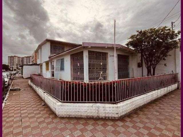 Casa a venda com 300m2, 3 quartos em Centro - Aracaju - SE